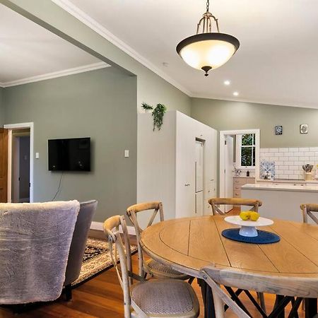 Historic Charm In Greytown - Cosy Kowhai Cottage Exteriér fotografie